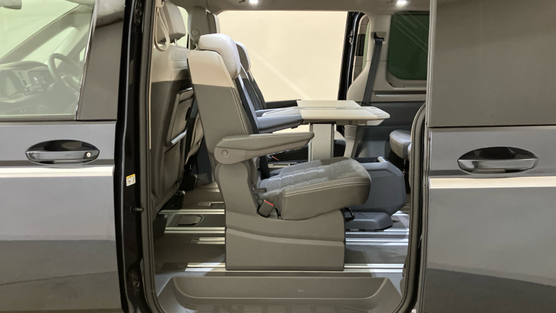 Volkswagen Multivan 2.0 TDI Style 5dr LWB DSG Diesel Estate